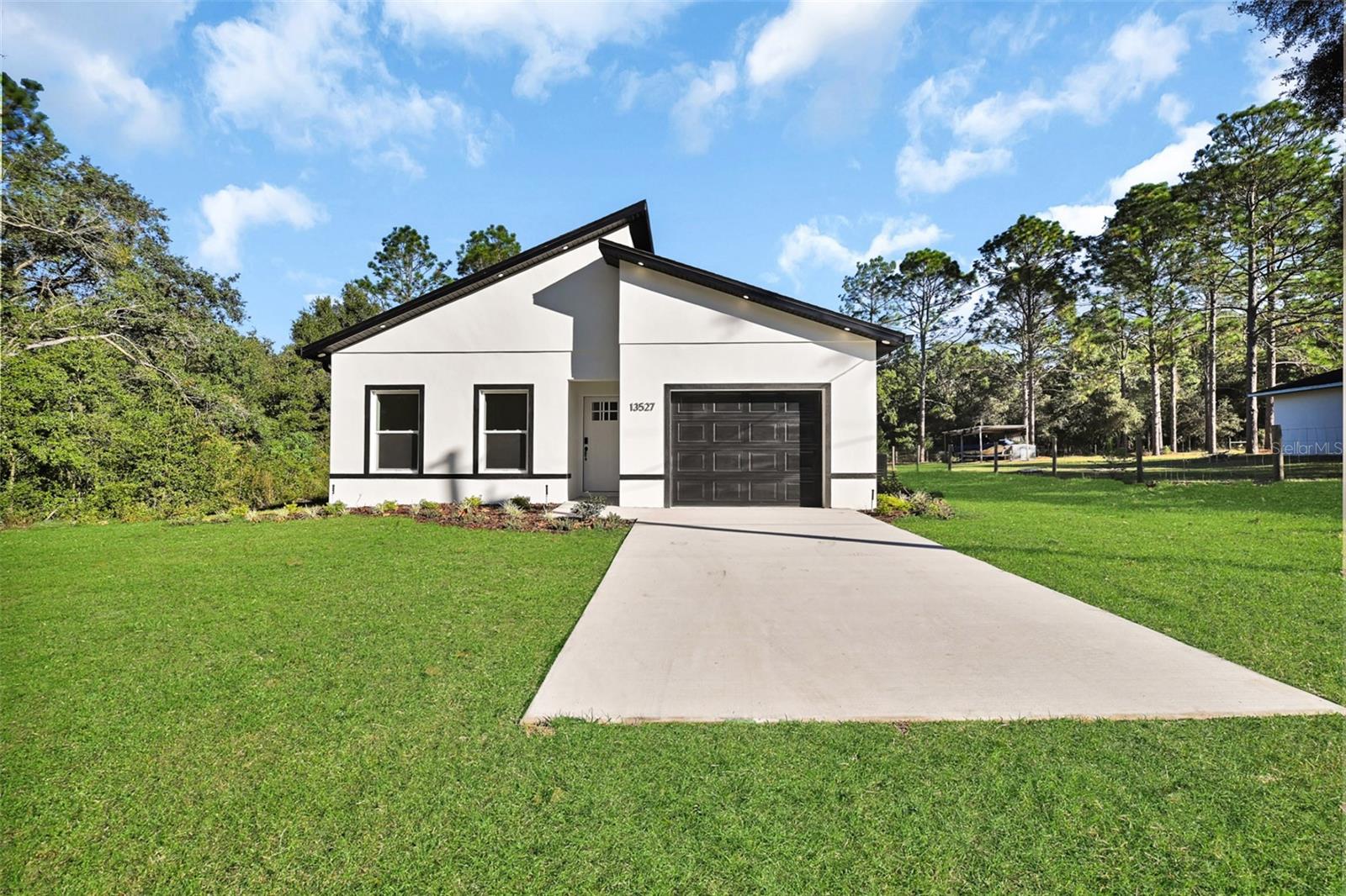 ROLLING RANCH ESTATE - Residential