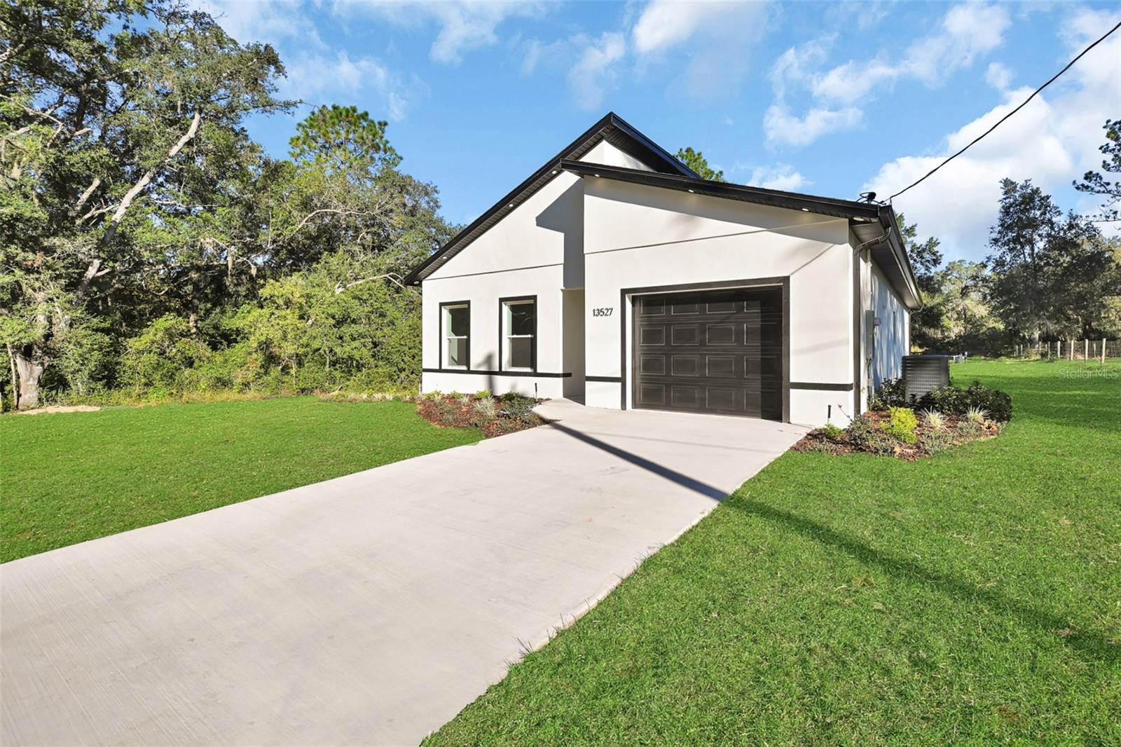 ROLLING RANCH ESTATE - Residential