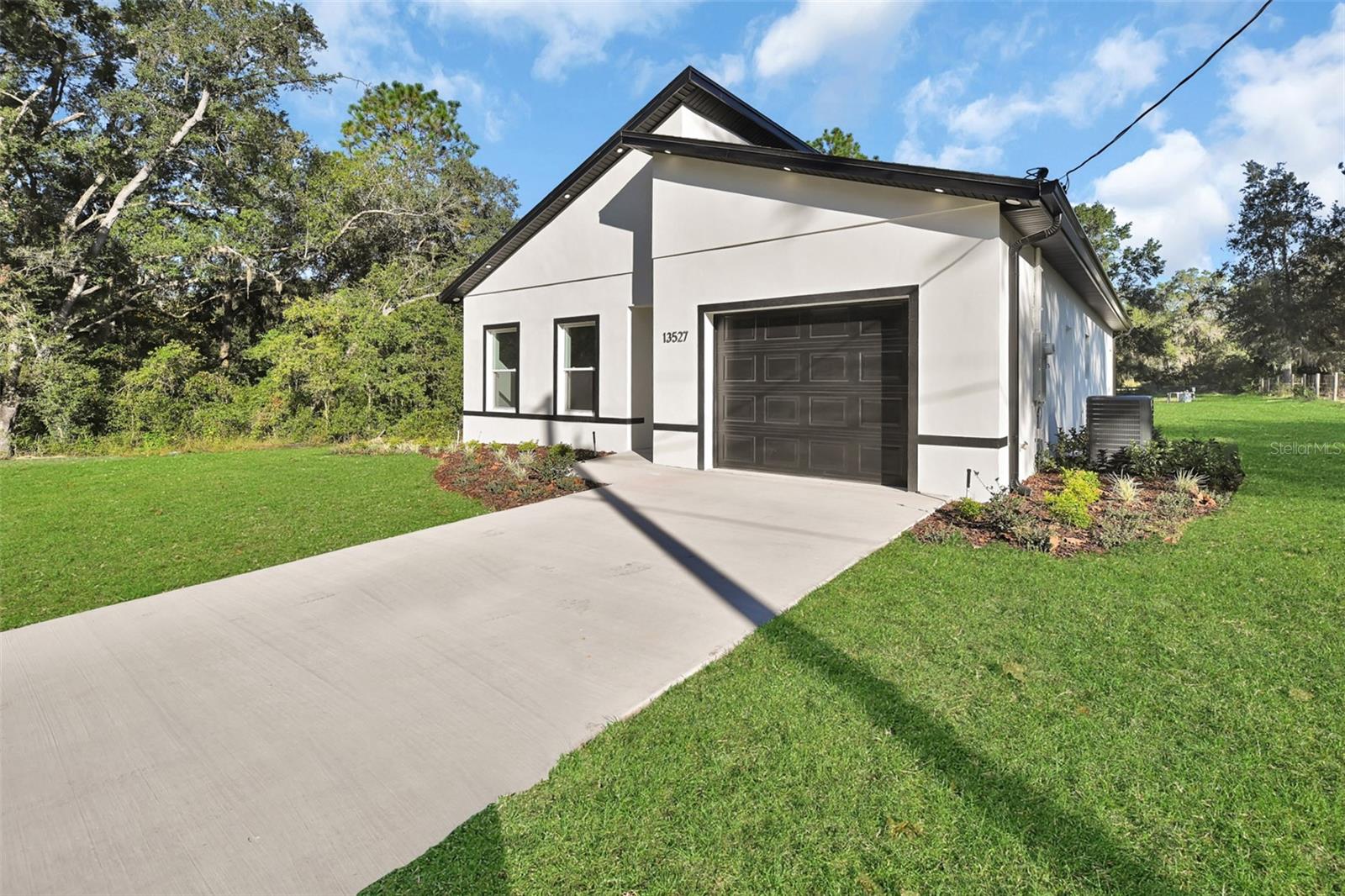 ROLLING RANCH ESTATE - Residential