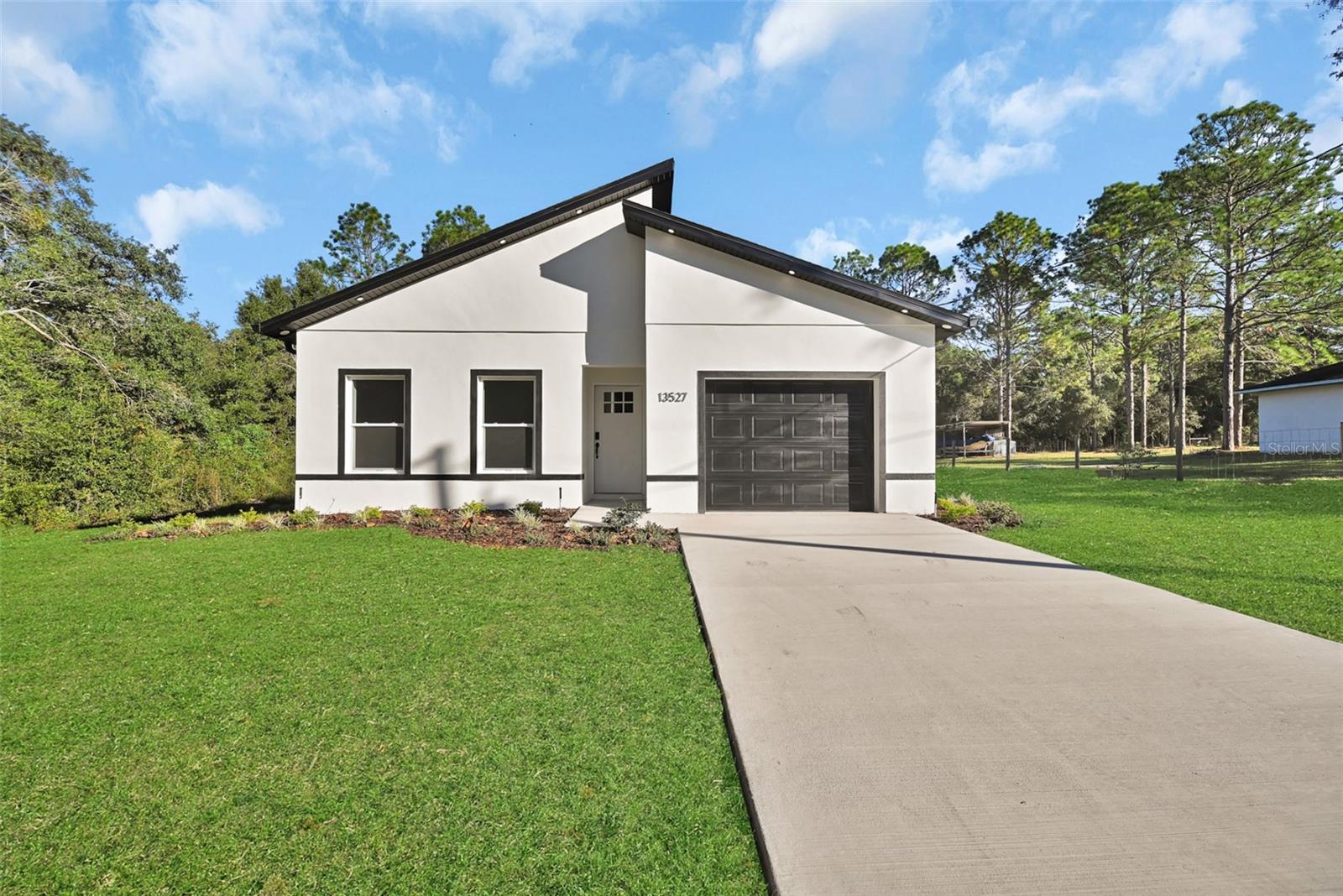 ROLLING RANCH ESTATE - Residential