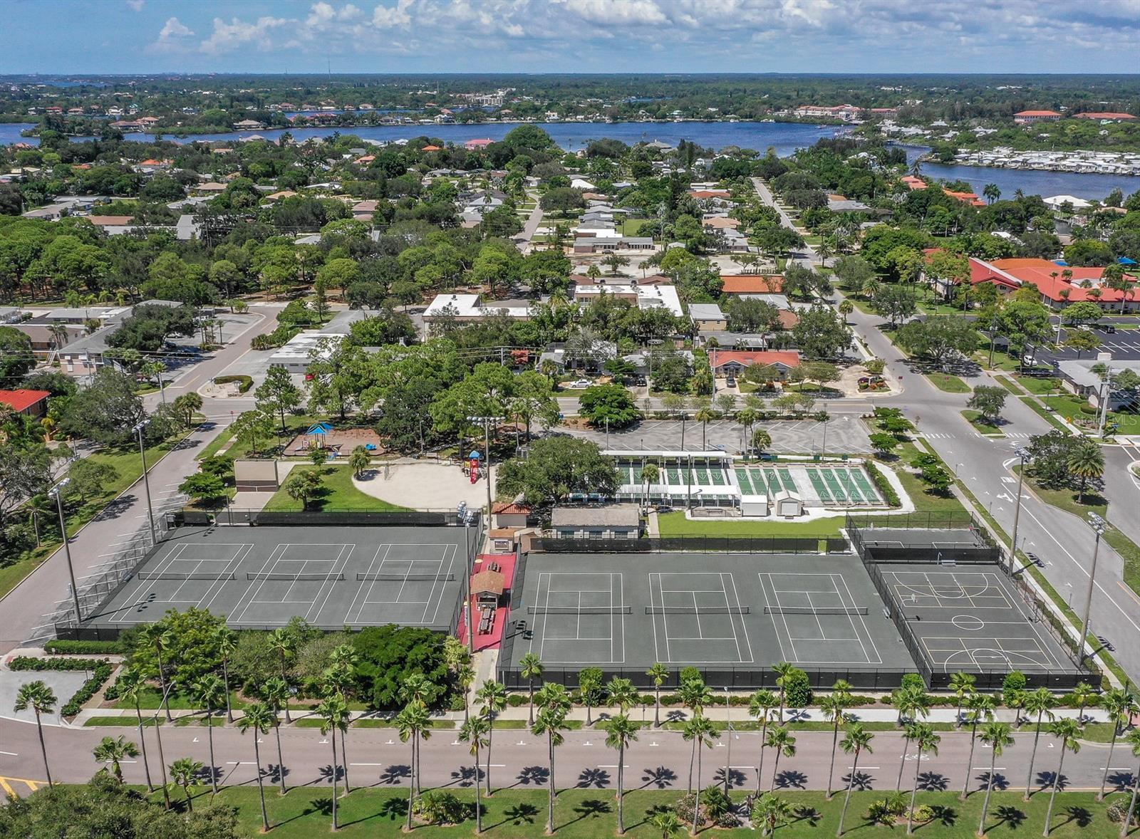 SOUTH VENICE - Residential Lease