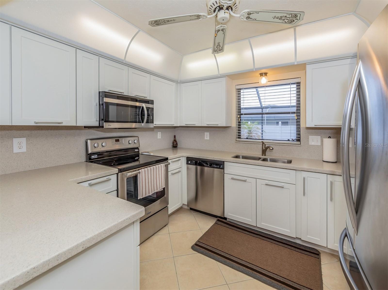 SOUTH VENICE - Residential Lease