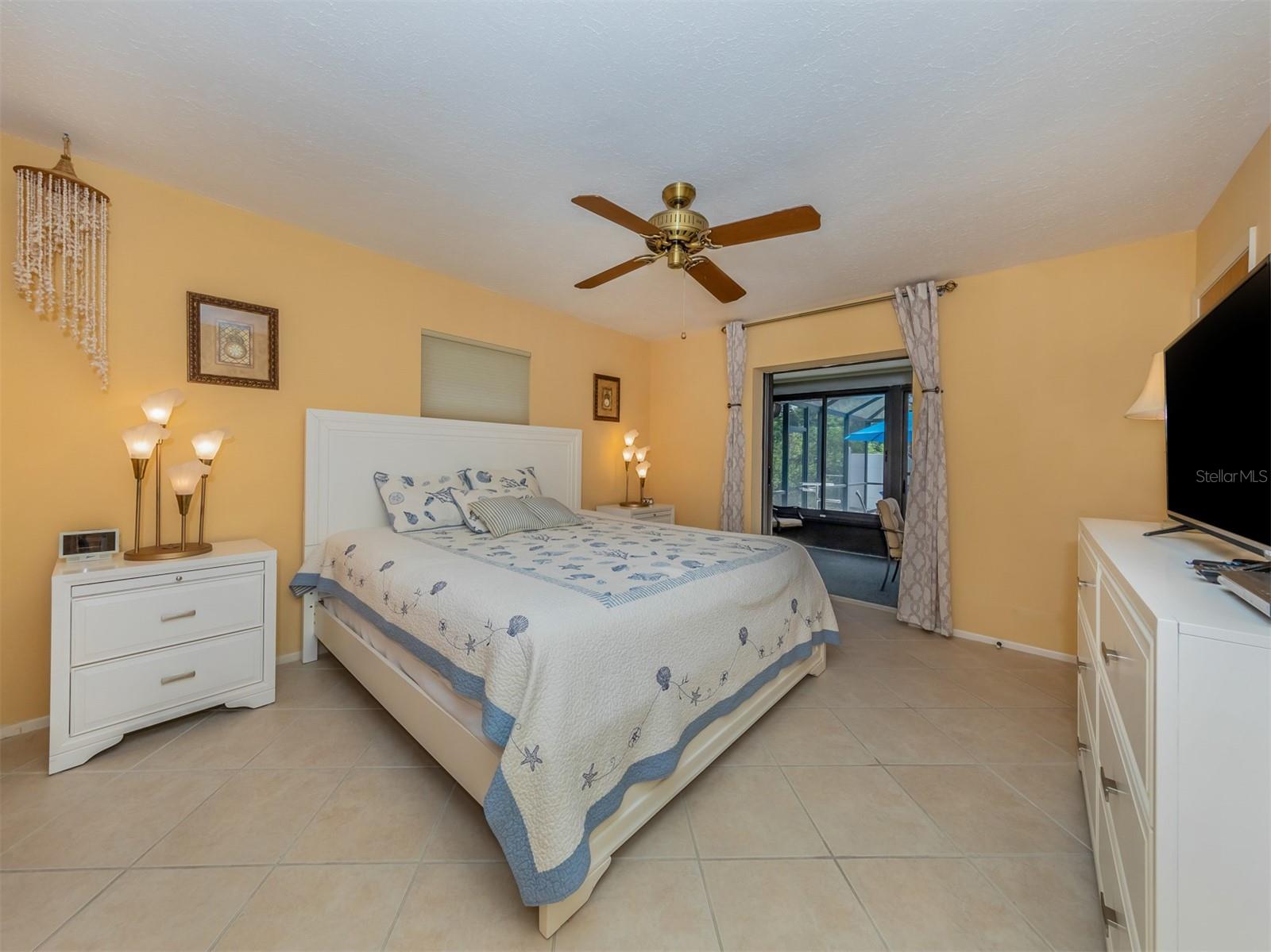 SOUTH VENICE - Residential Lease