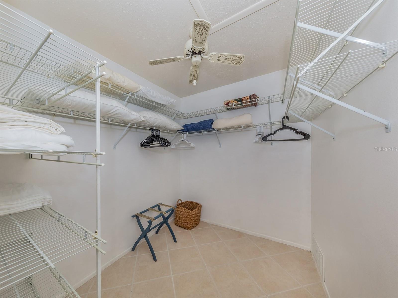 SOUTH VENICE - Residential Lease