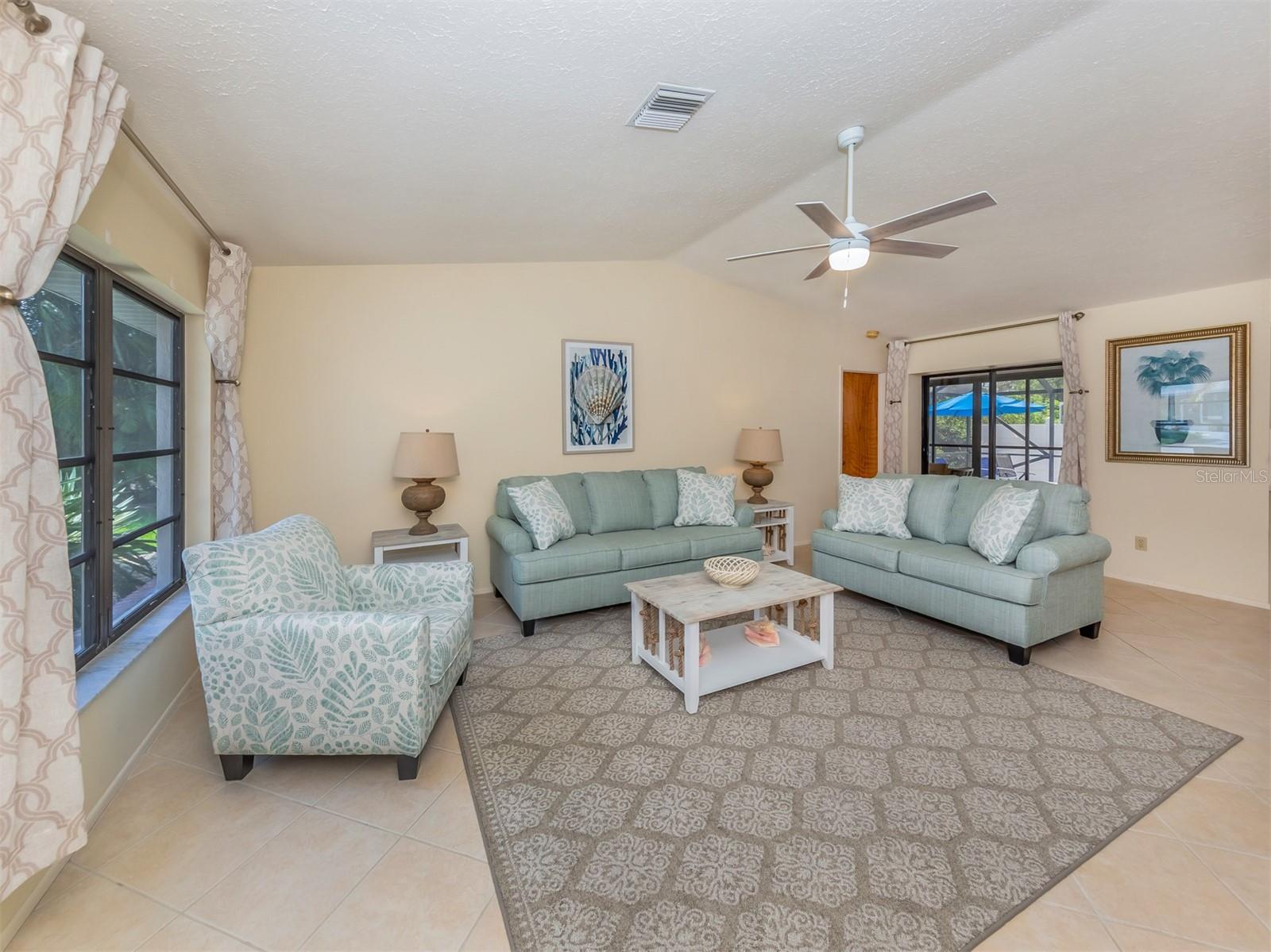SOUTH VENICE - Residential Lease