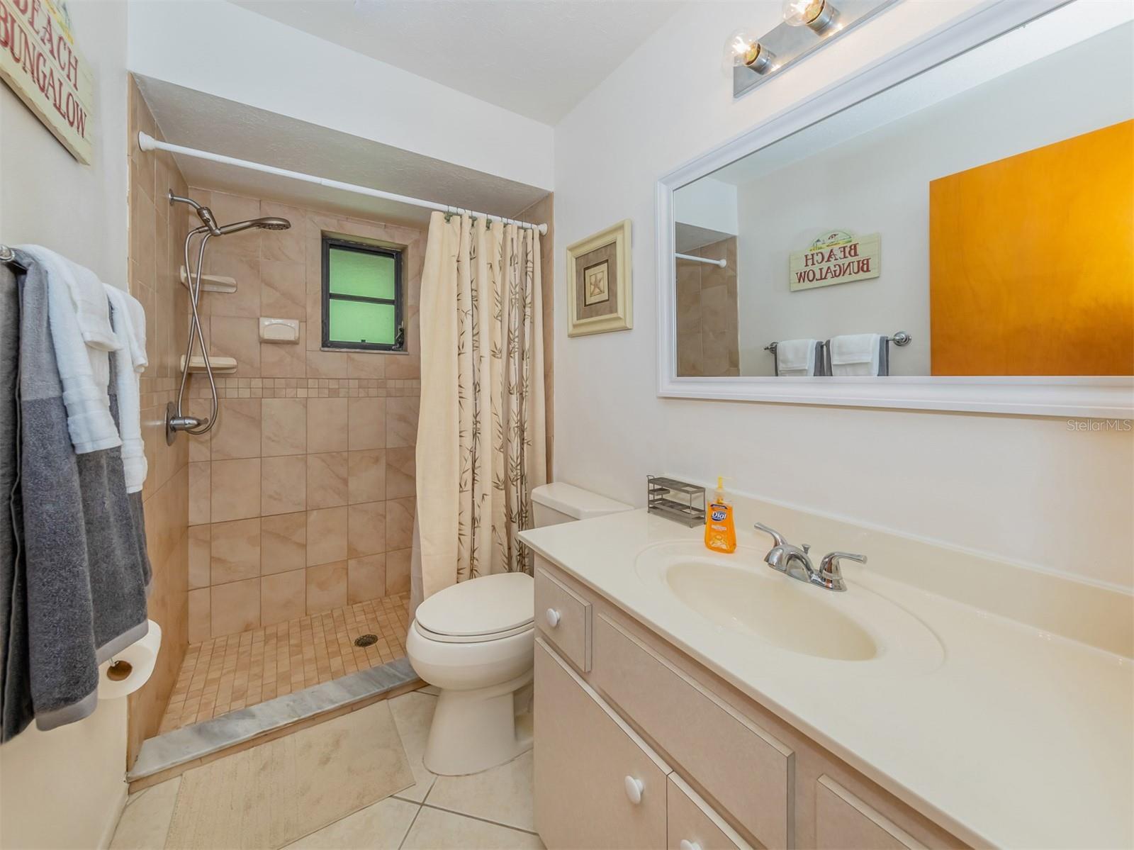 SOUTH VENICE - Residential Lease