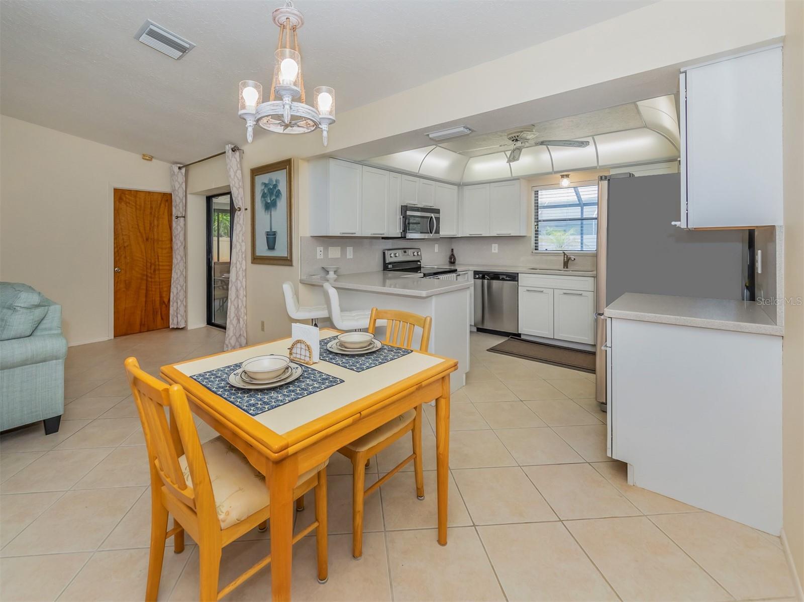 SOUTH VENICE - Residential Lease