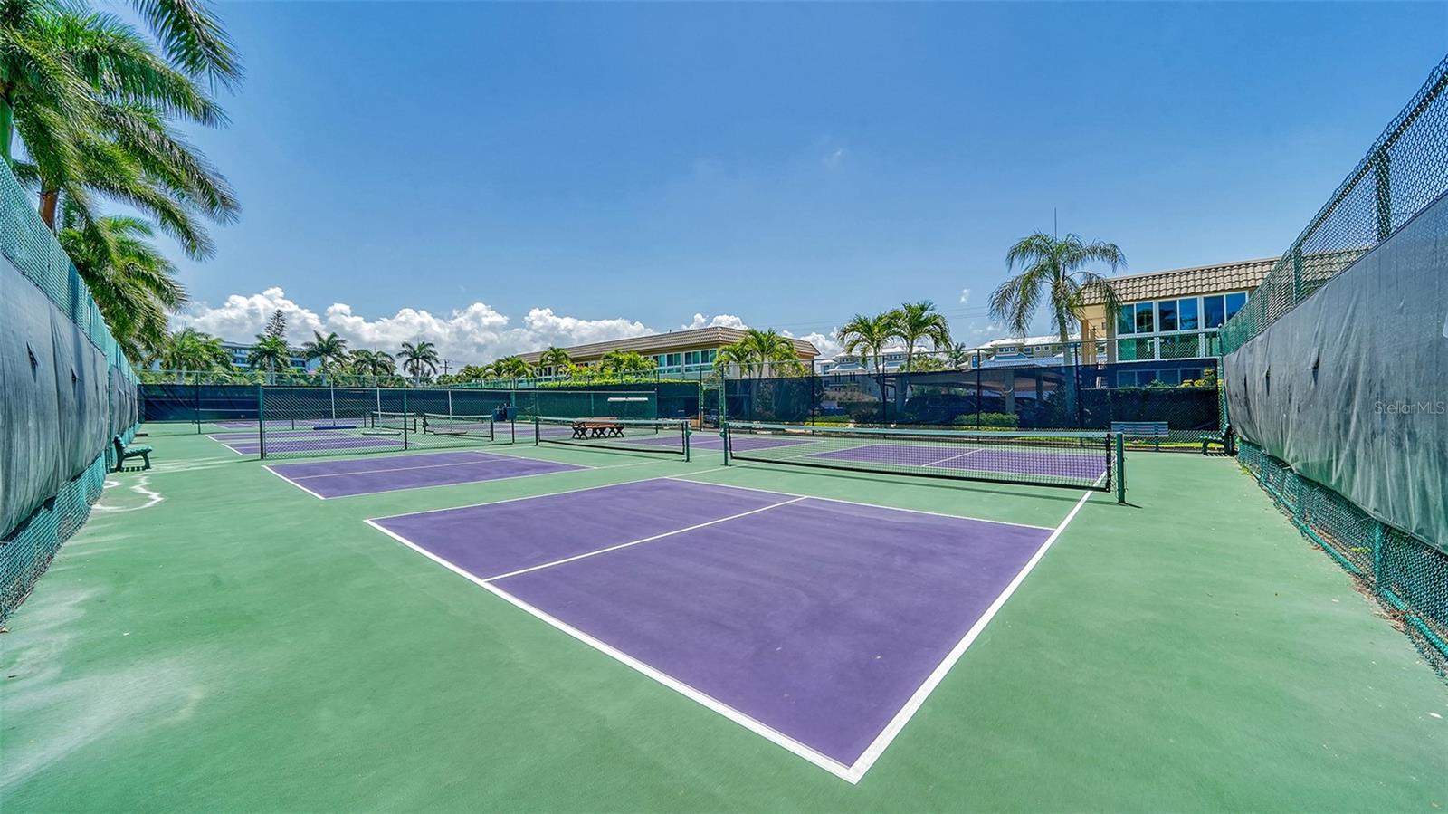 SARASOTA SURF & RACQUET - Residential