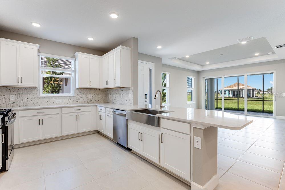 AZARIO ESPLANADE - Residential