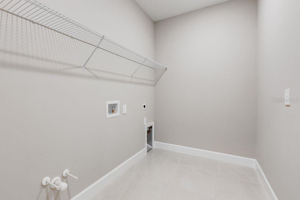 AZARIO ESPLANADE - Residential