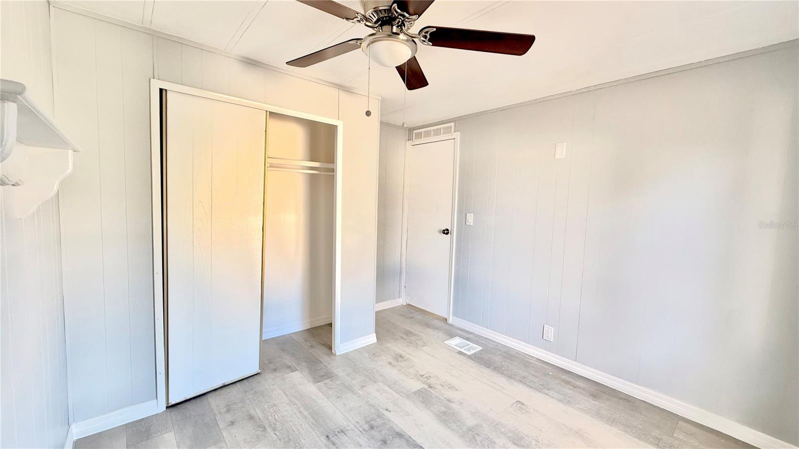 CALOOSA LAKE VILLAGE - Residential