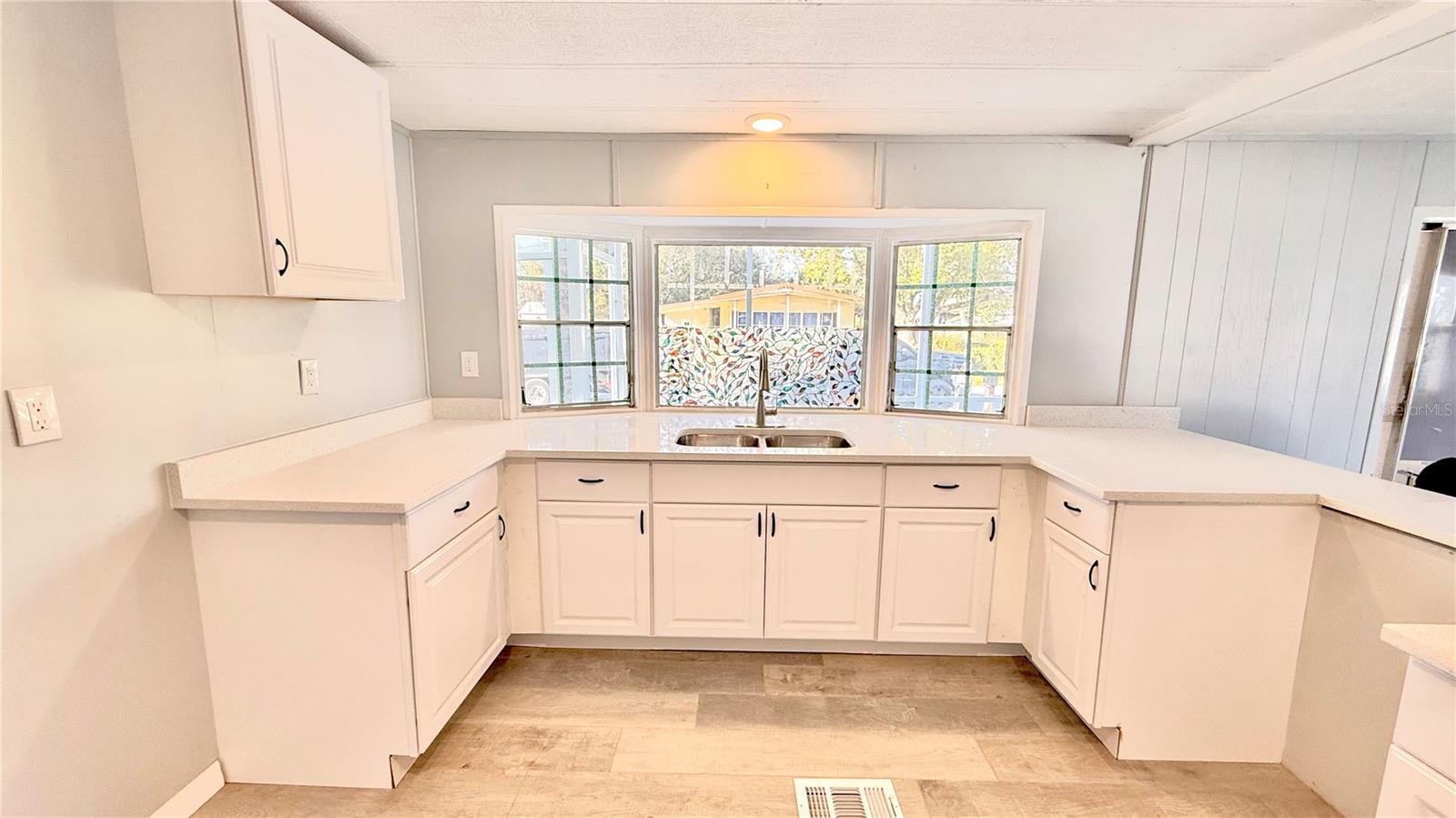 CALOOSA LAKE VILLAGE - Residential