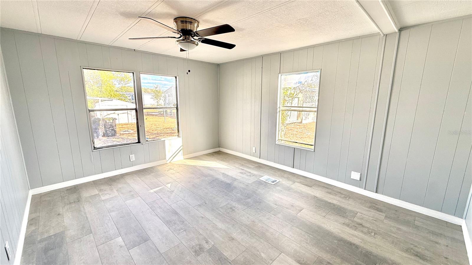 CALOOSA LAKE VILLAGE - Residential