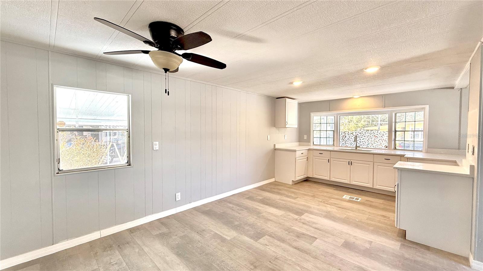 CALOOSA LAKE VILLAGE - Residential