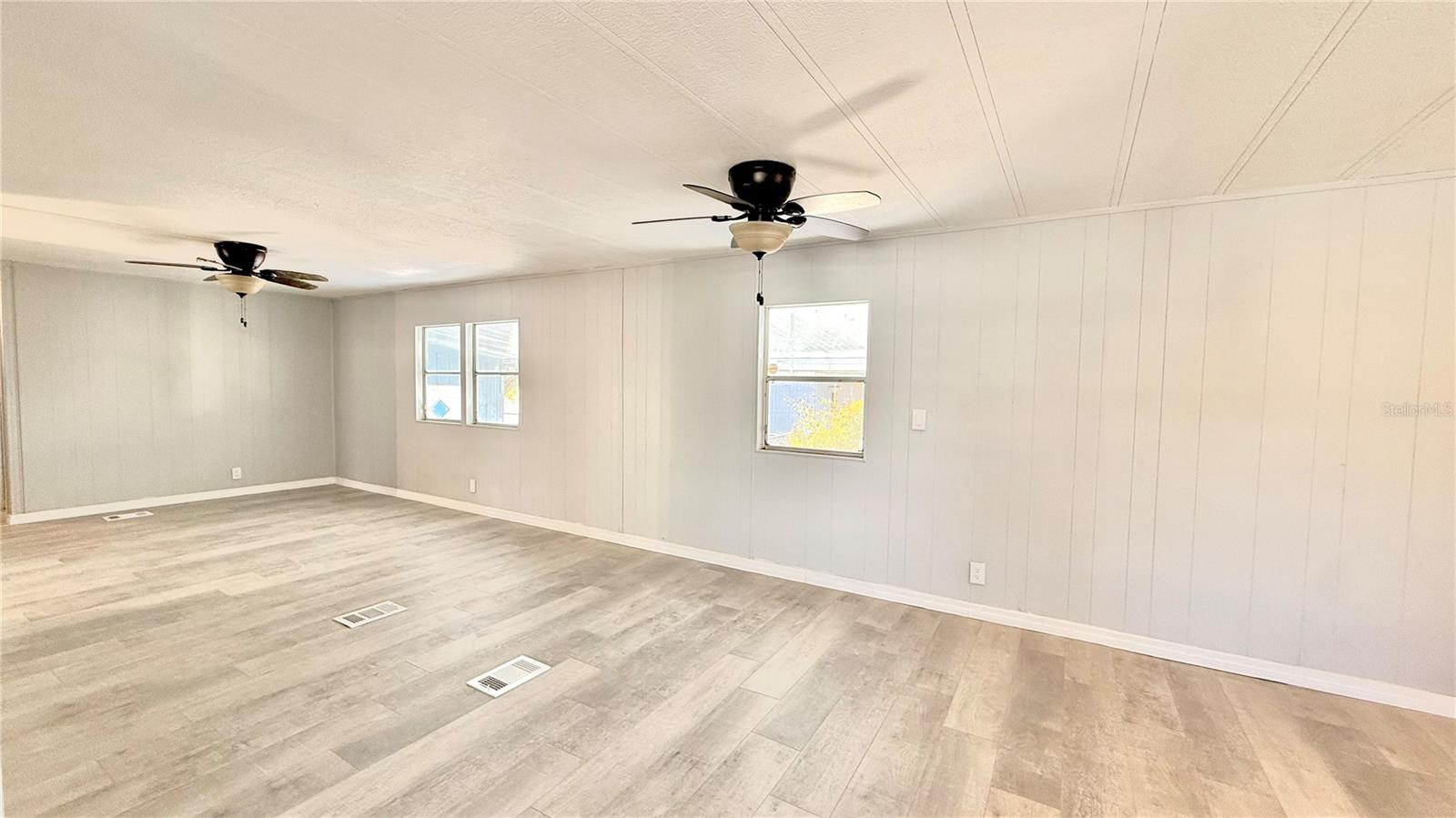 CALOOSA LAKE VILLAGE - Residential