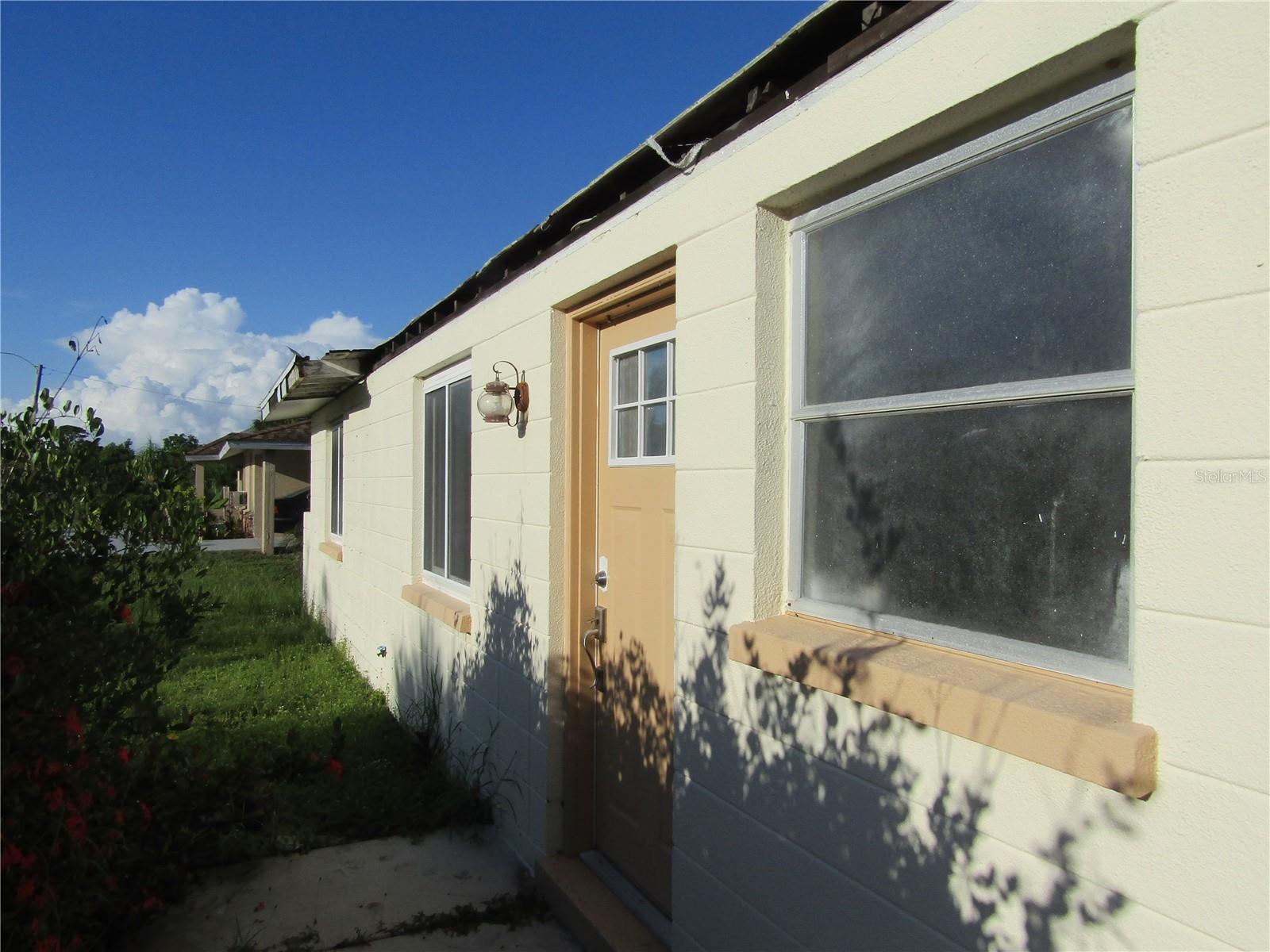 INVESTOR SPECIAL! Great location in South Venice. Corner property 2 1/2 lots with a circular diveway. Located on the corner of Pompano and Palmetto. House is distressed. Needs roof and interior. Please call with any questions.
