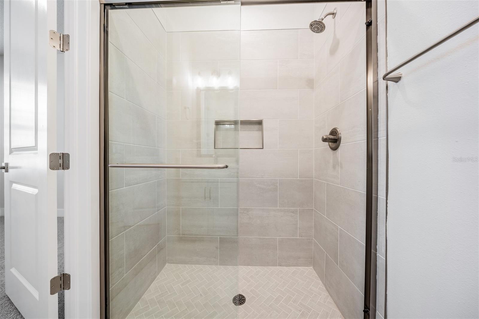 APEX AT SEMINOLE HEIGHTS - Residential Lease