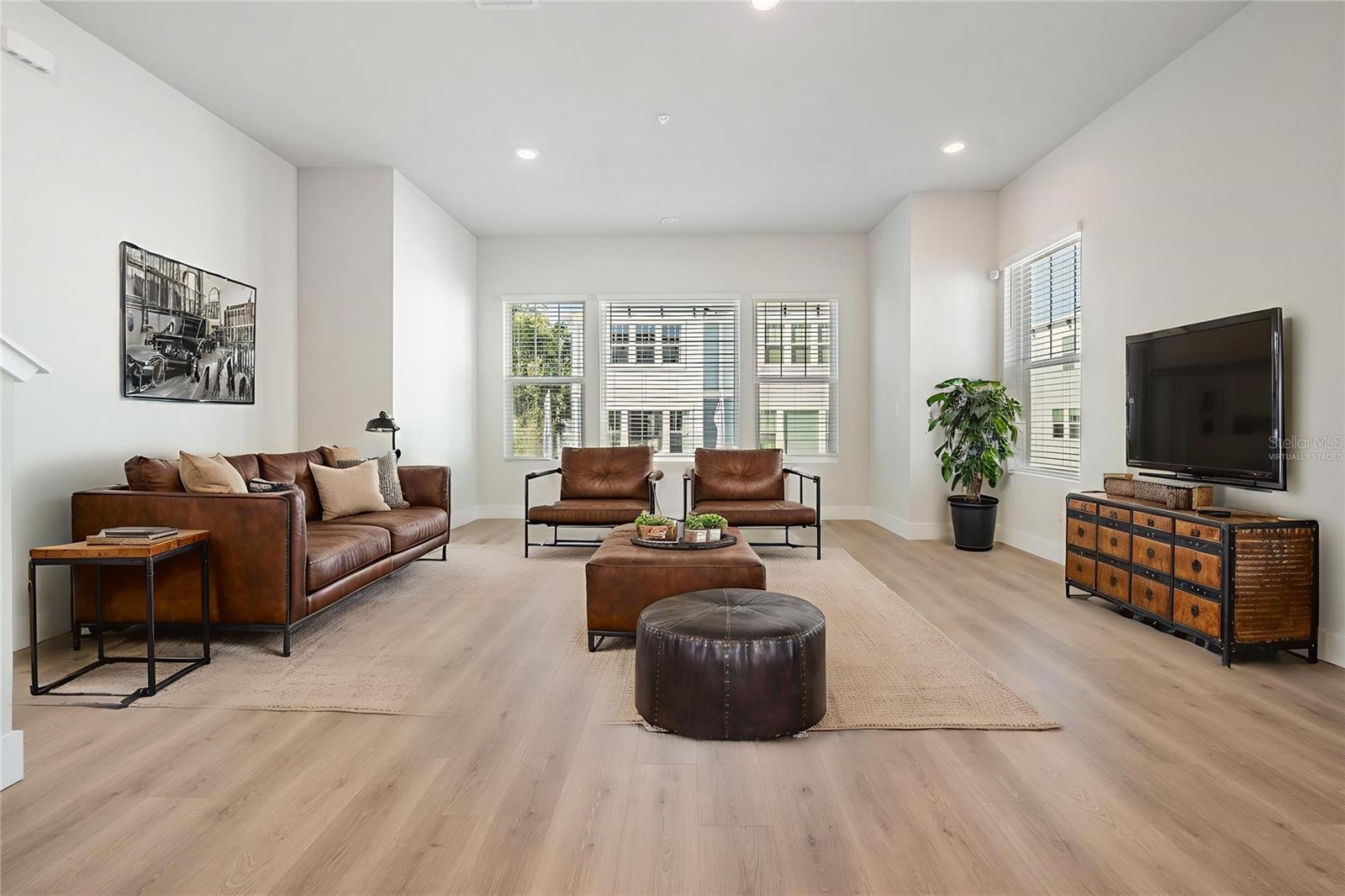 APEX AT SEMINOLE HEIGHTS - Residential Lease