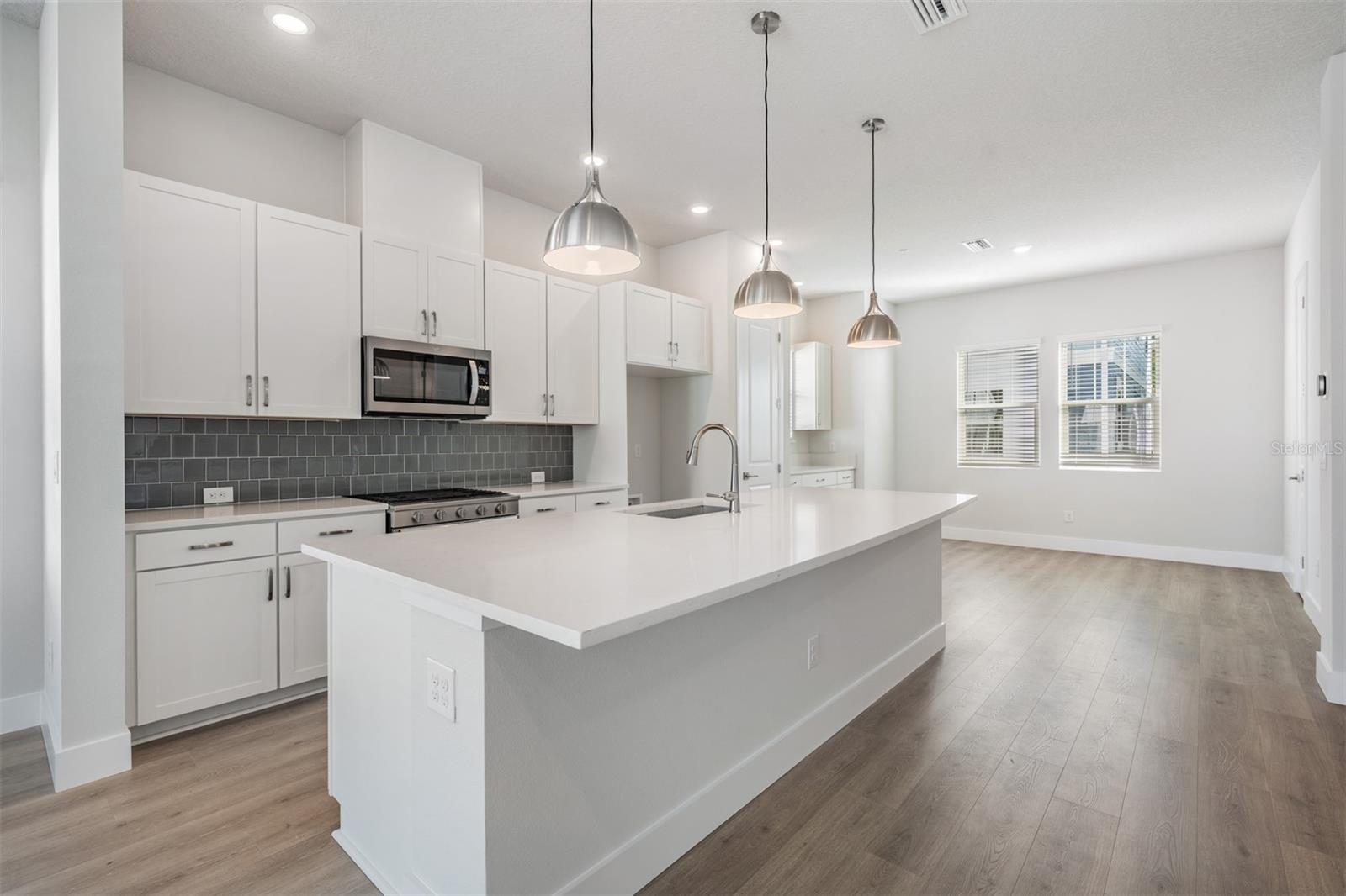 APEX AT SEMINOLE HEIGHTS - Residential Lease