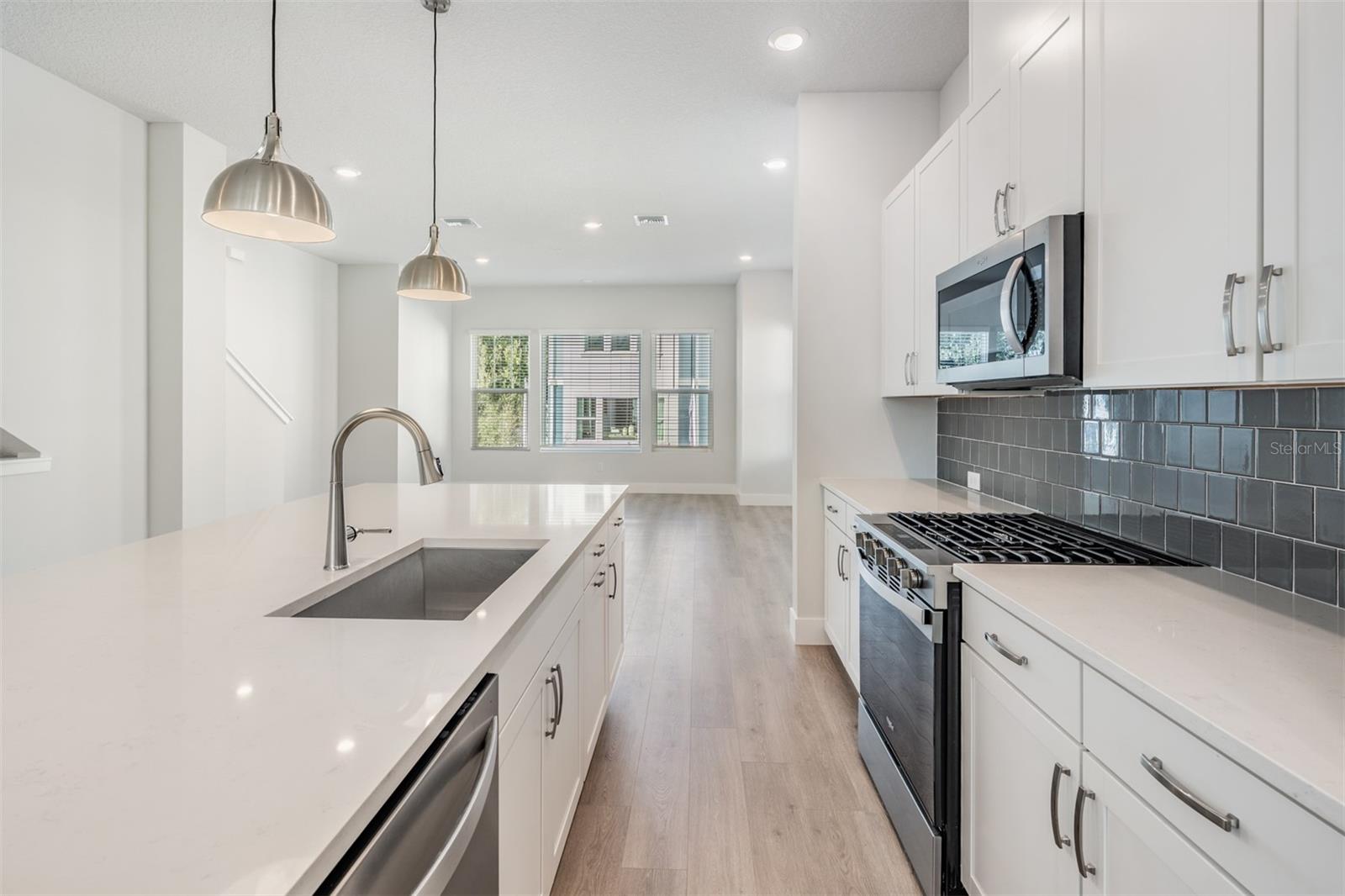 APEX AT SEMINOLE HEIGHTS - Residential Lease