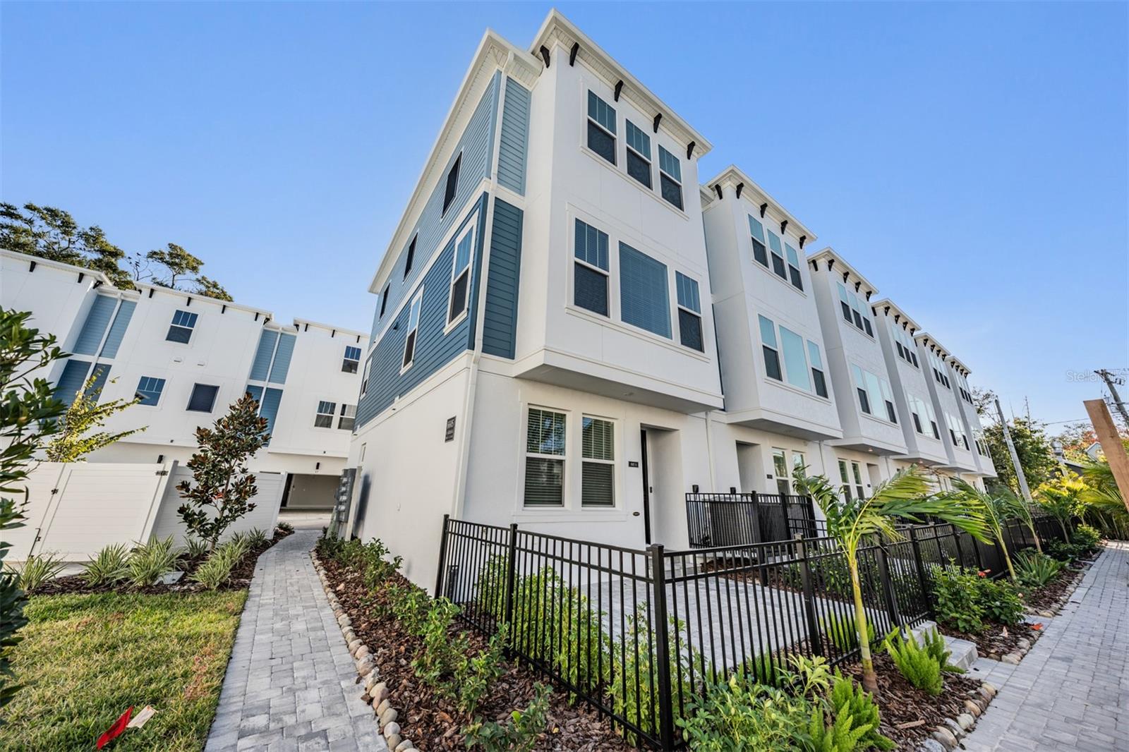 APEX AT SEMINOLE HEIGHTS - Residential Lease