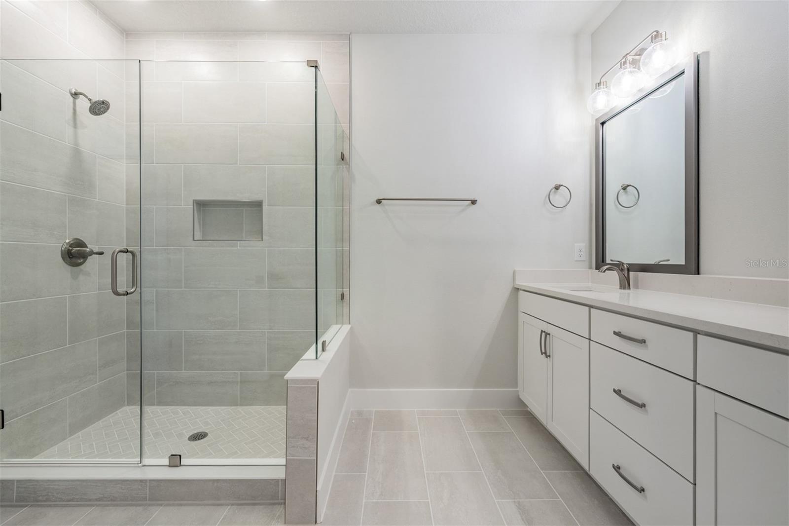 APEX AT SEMINOLE HEIGHTS - Residential Lease