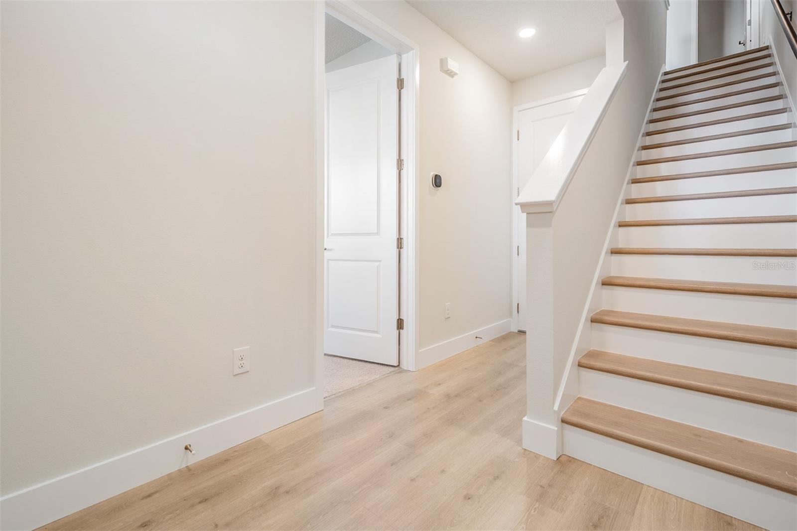 APEX AT SEMINOLE HEIGHTS - Residential Lease