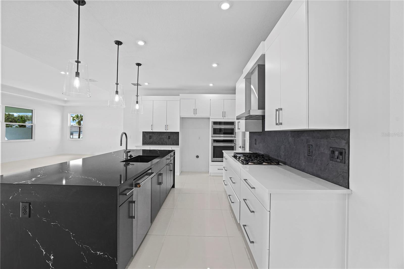 KH CW HAMMOCK OAKS LLC - Residential