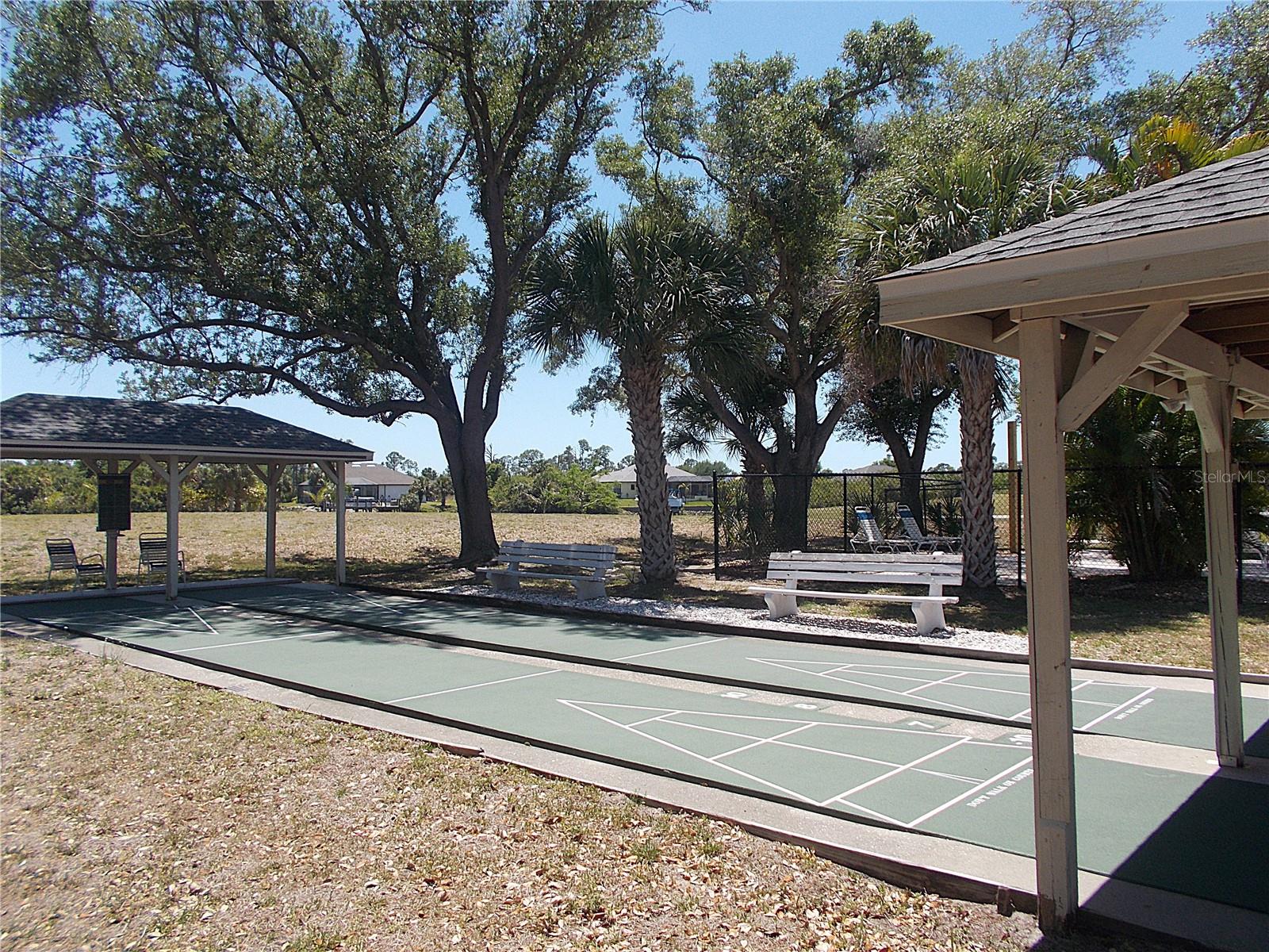 VILLAGE HOLIDAY LAKE - Residential