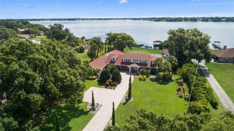 A home in WINTER HAVEN