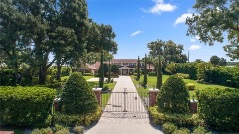 A home in WINTER HAVEN