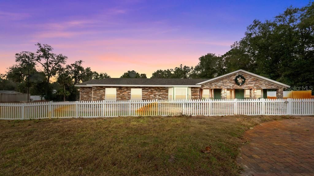 Photo of 746 W Washington Avenue W, Lake Helen, FL 32744 (MLS # O6376679)