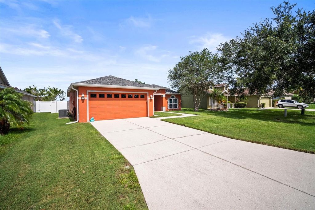 Photo of 4194 Banbury Circle, Parrish, FL 34219 (MLS # A4654946)