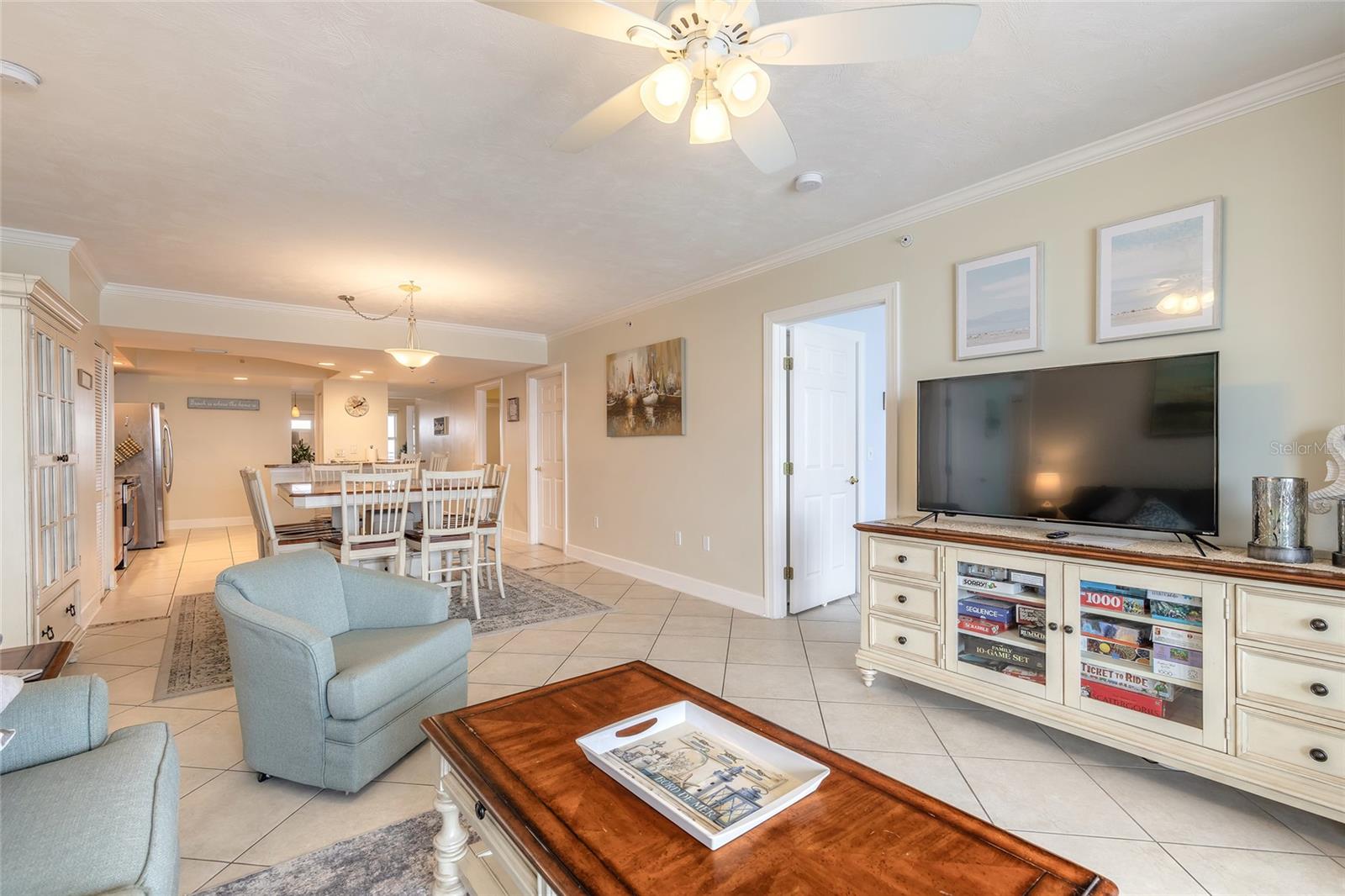 DIMUCCI TWIN TWRS NORTH & SOUT - Residential