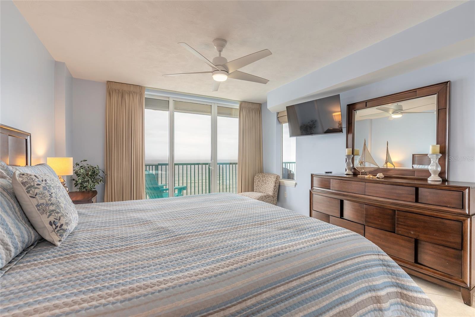 DIMUCCI TWIN TWRS NORTH & SOUT - Residential