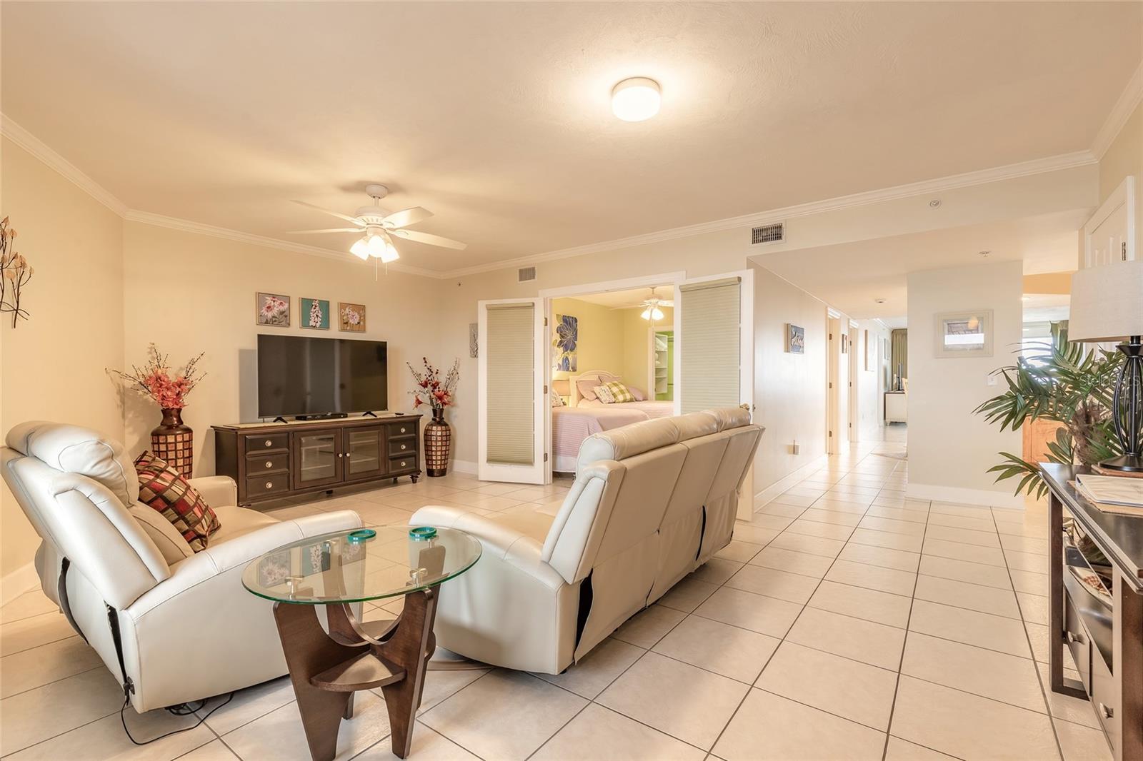 DIMUCCI TWIN TWRS NORTH & SOUT - Residential