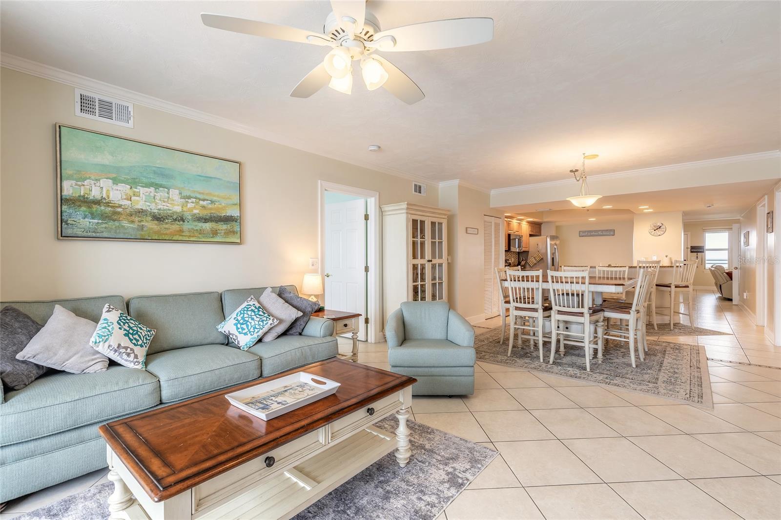 DIMUCCI TWIN TWRS NORTH & SOUT - Residential