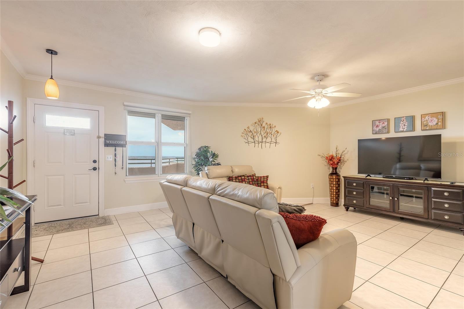 DIMUCCI TWIN TWRS NORTH & SOUT - Residential