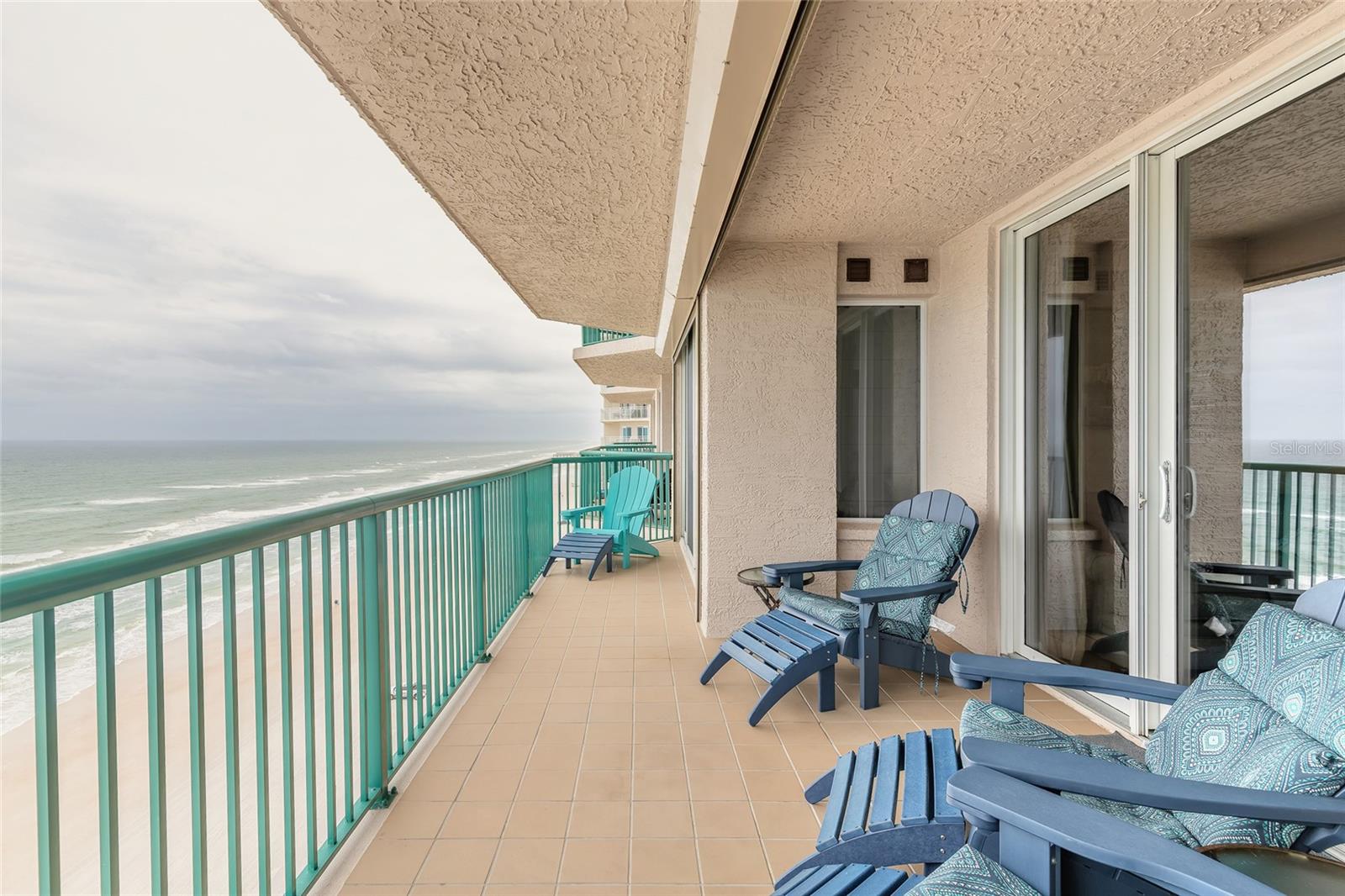 DIMUCCI TWIN TWRS NORTH & SOUT - Residential