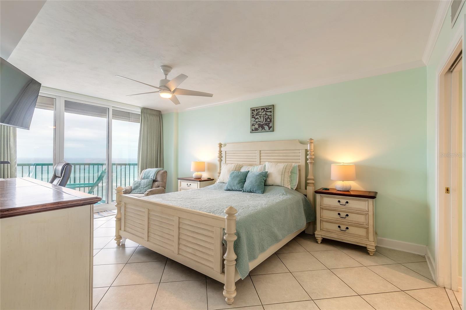 DIMUCCI TWIN TWRS NORTH & SOUT - Residential