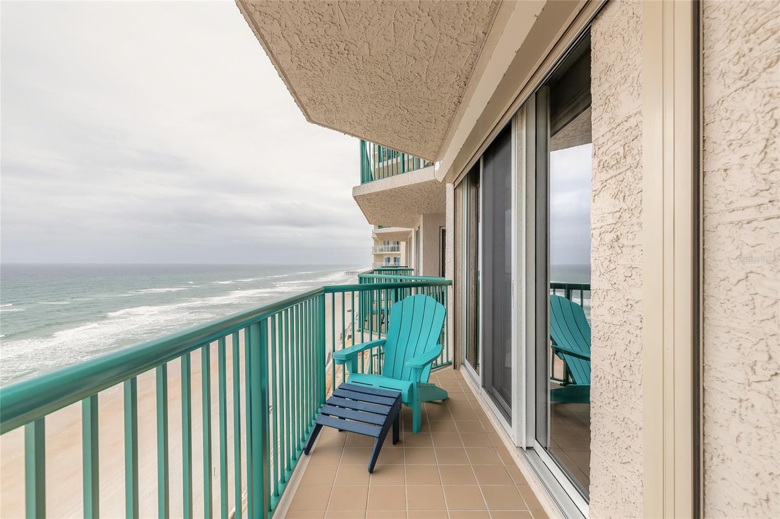 DIMUCCI TWIN TWRS NORTH & SOUT - Residential