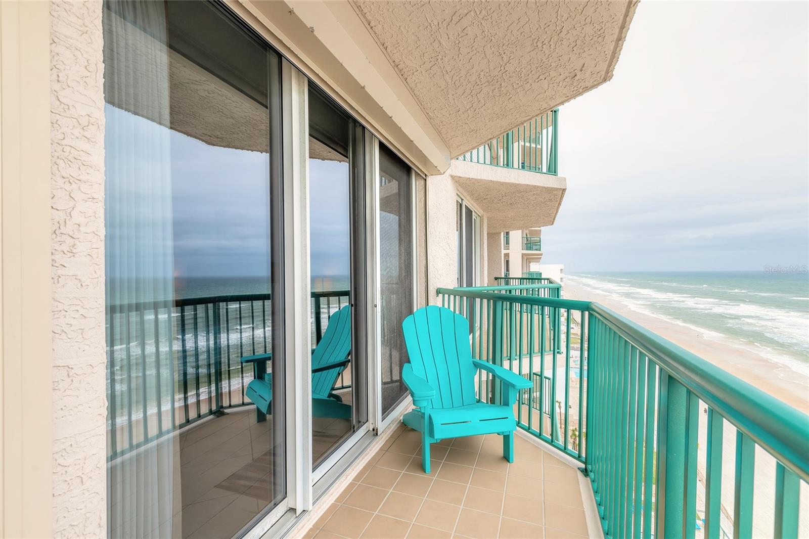 DIMUCCI TWIN TWRS NORTH & SOUT - Residential