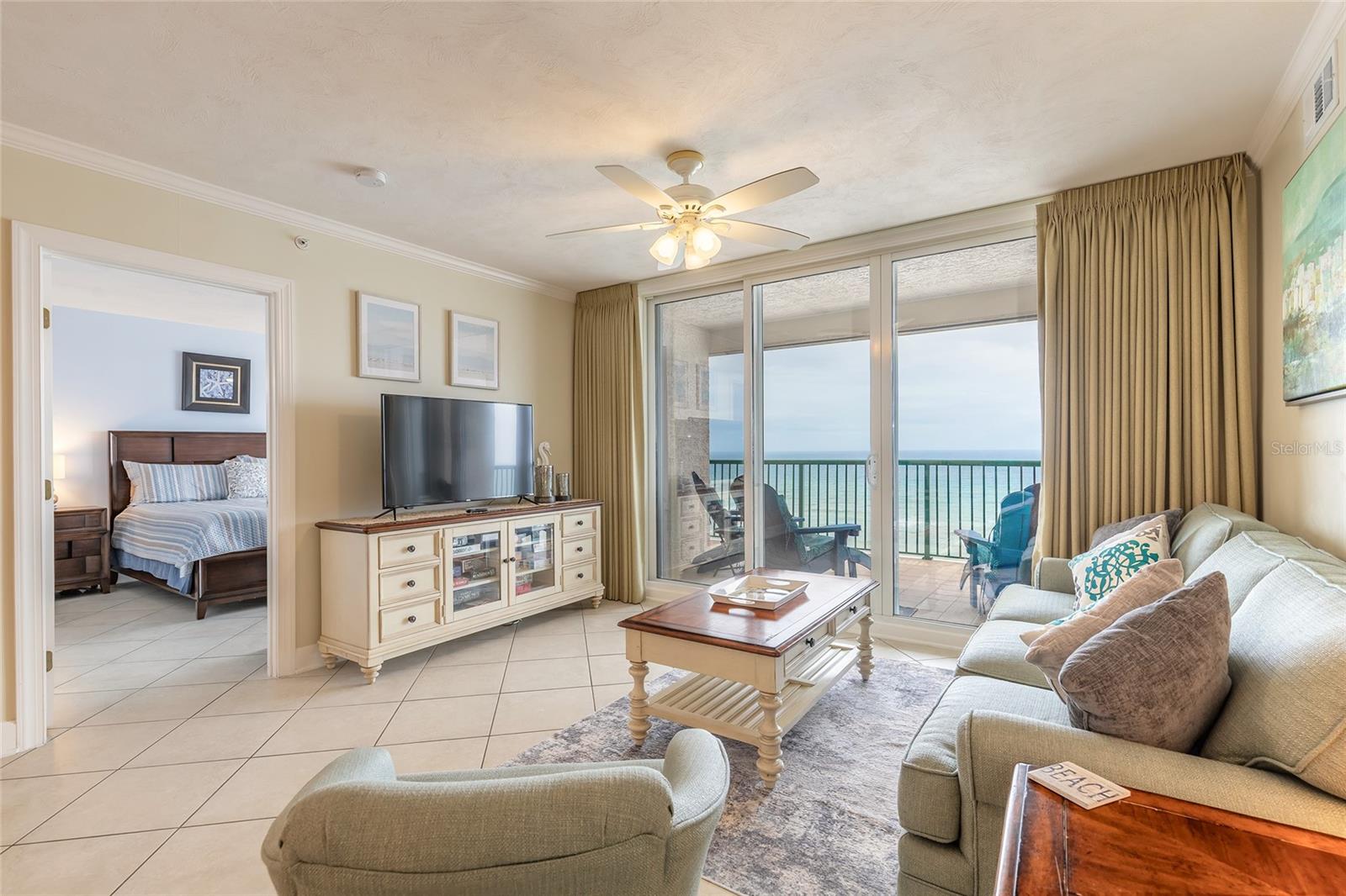 DIMUCCI TWIN TWRS NORTH & SOUT - Residential