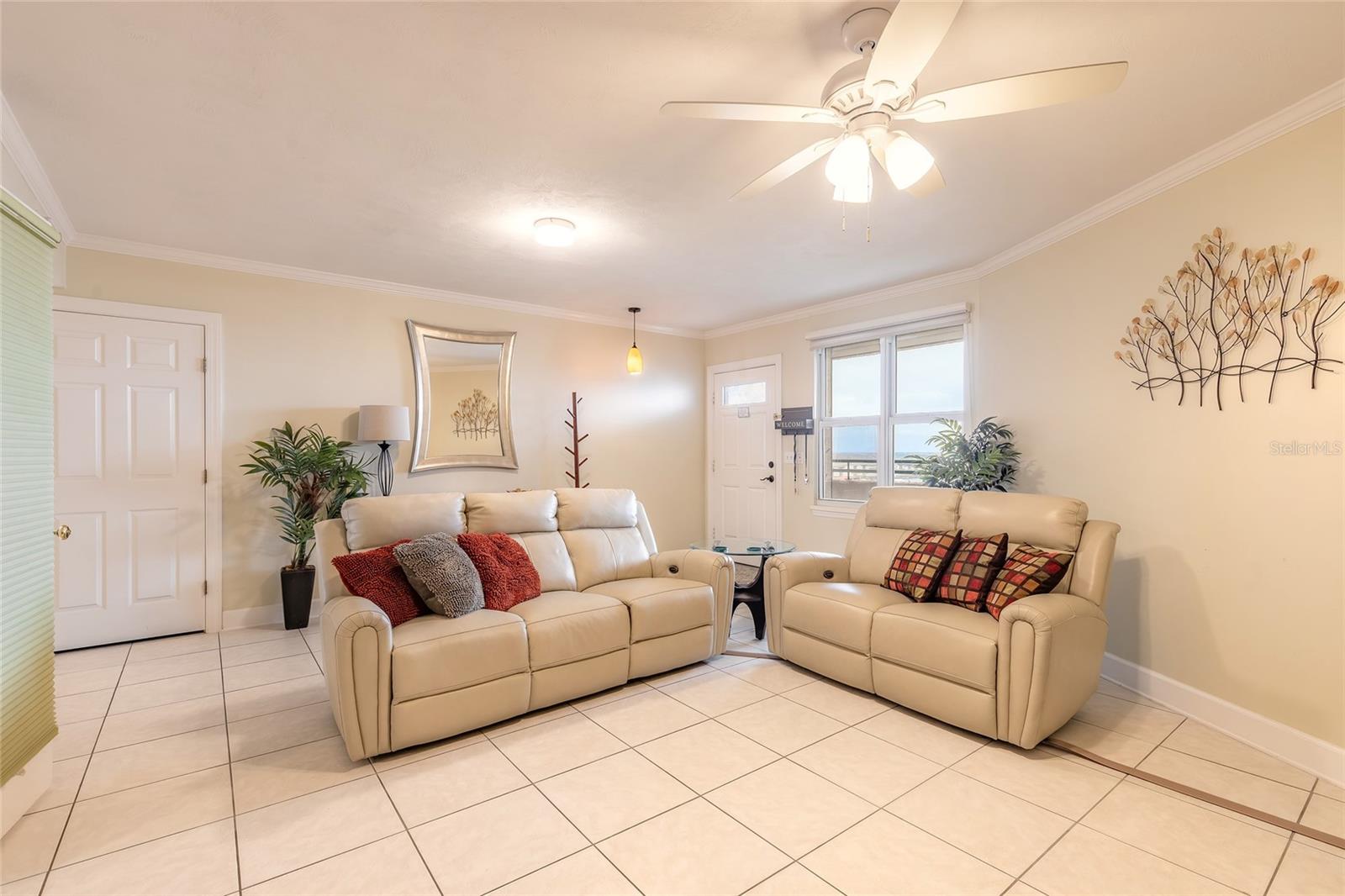 DIMUCCI TWIN TWRS NORTH & SOUT - Residential