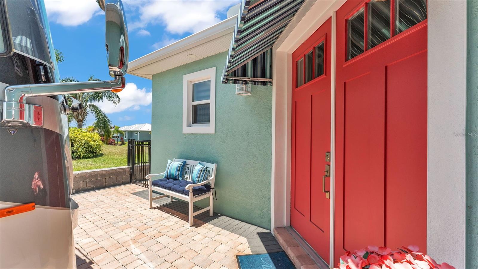 BAY LAKE RESIDENCE - Residential