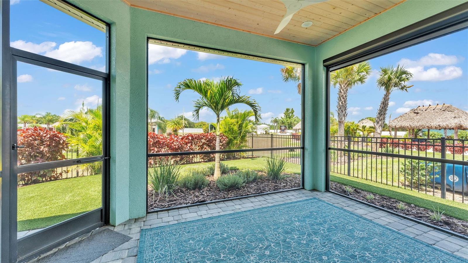 BAY LAKE RESIDENCE - Residential