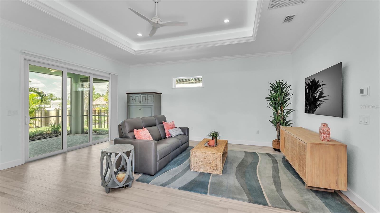 BAY LAKE RESIDENCE - Residential