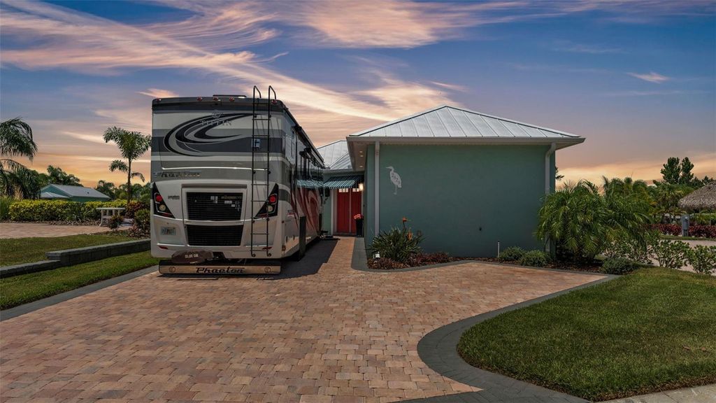 Photo of 2829 Snowy Egret Drive, Polk City, FL 33868 (MLS # L4954569)