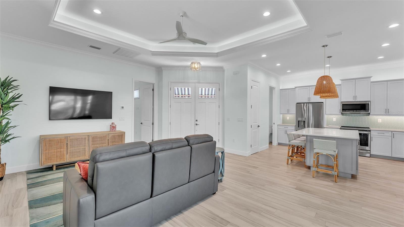 BAY LAKE RESIDENCE - Residential