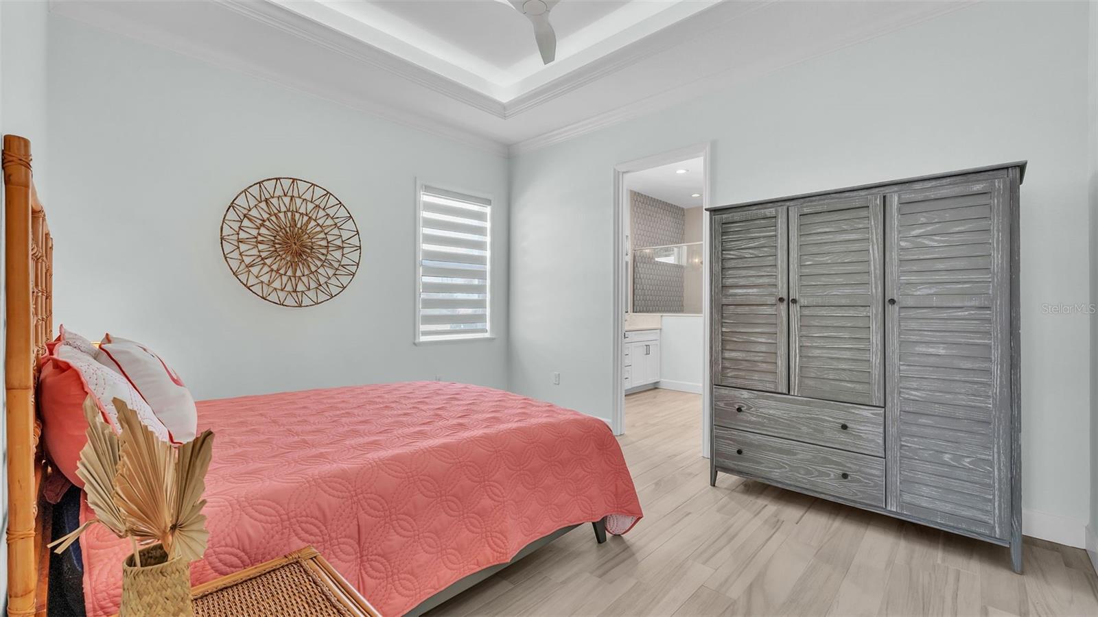 BAY LAKE RESIDENCE - Residential